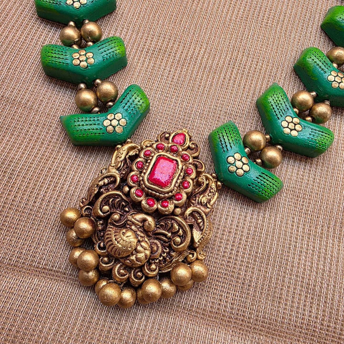 Emerald Mayura Terracotta Jewellery
