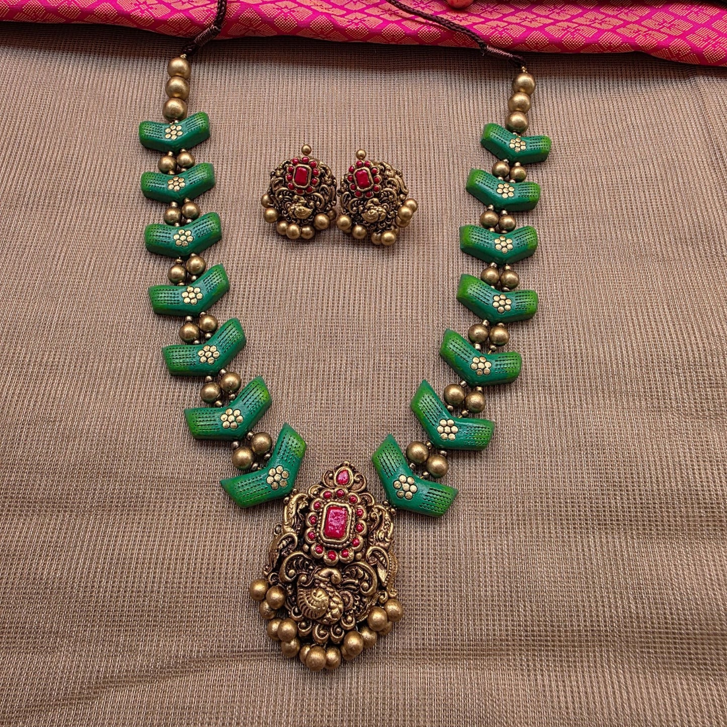 Emerald Mayura Terracotta Jewellery