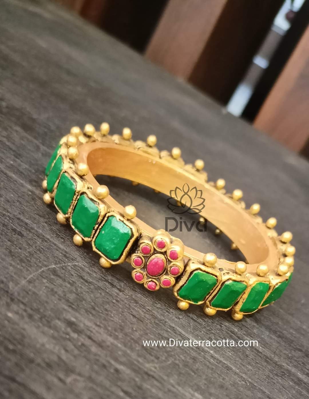 2.8" Kemp Green Terracotta Bangle DC15
