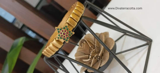 Antique gold- kemp rectangle terracotta Bangle