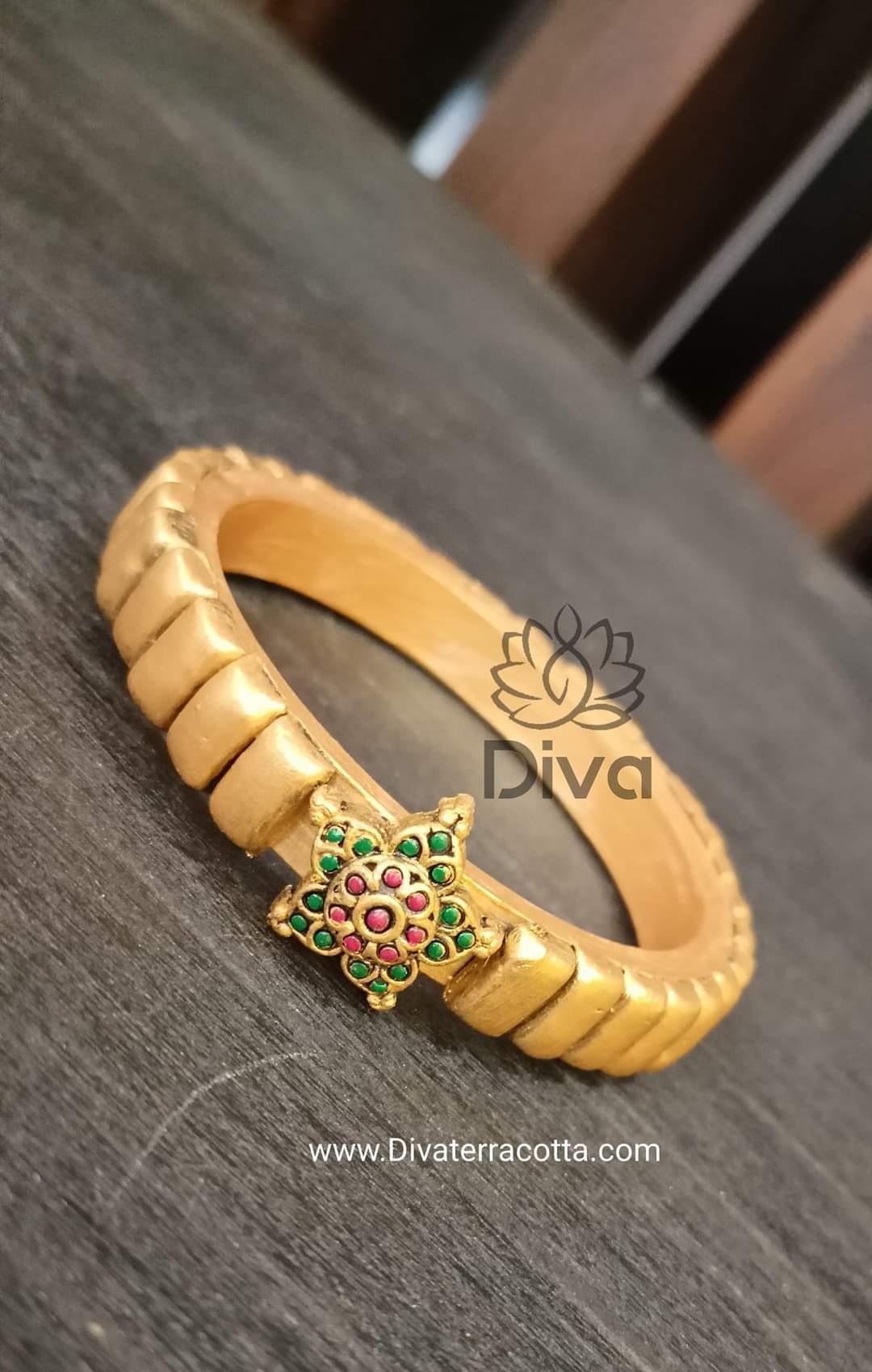 2.8" Antique gold kemp rectangle terracotta bangle