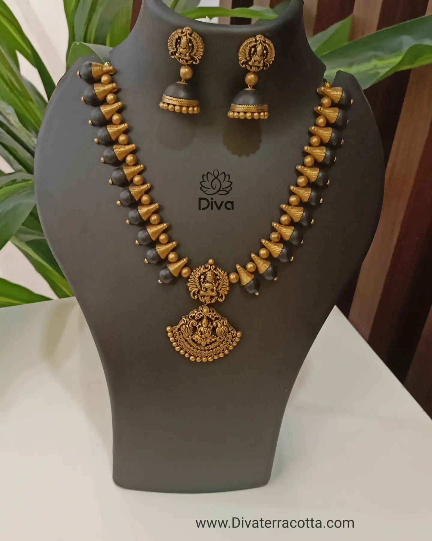 Gradient Lakshmi Terracotta jewellery