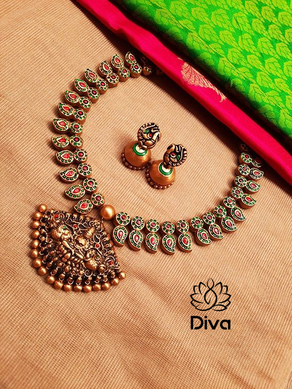 Kemp Classic Styled Terracotta Jewellery