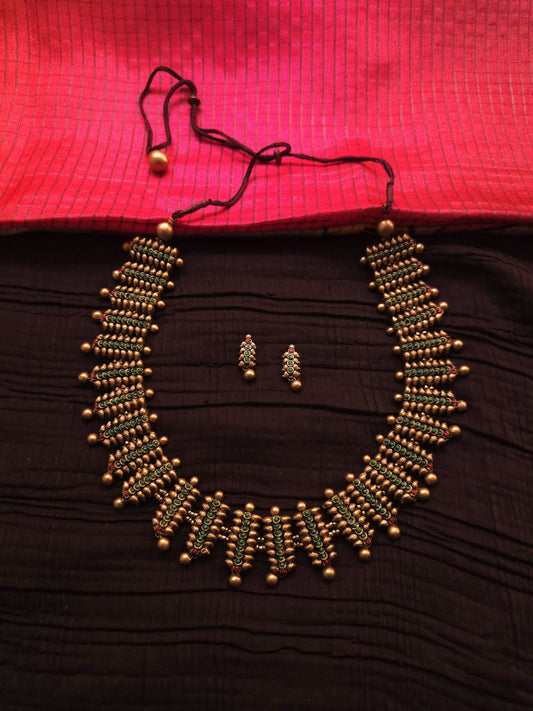 Sunanda Antique Gold Spiked Ridge & Emerald-Crimson Terracotta Collar Set