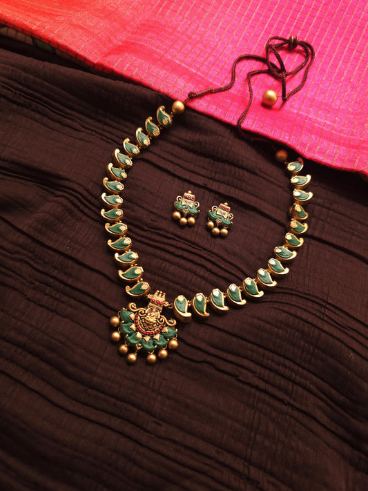 The Emerald Goddess Temple-Style Mango Mala Terracotta Set