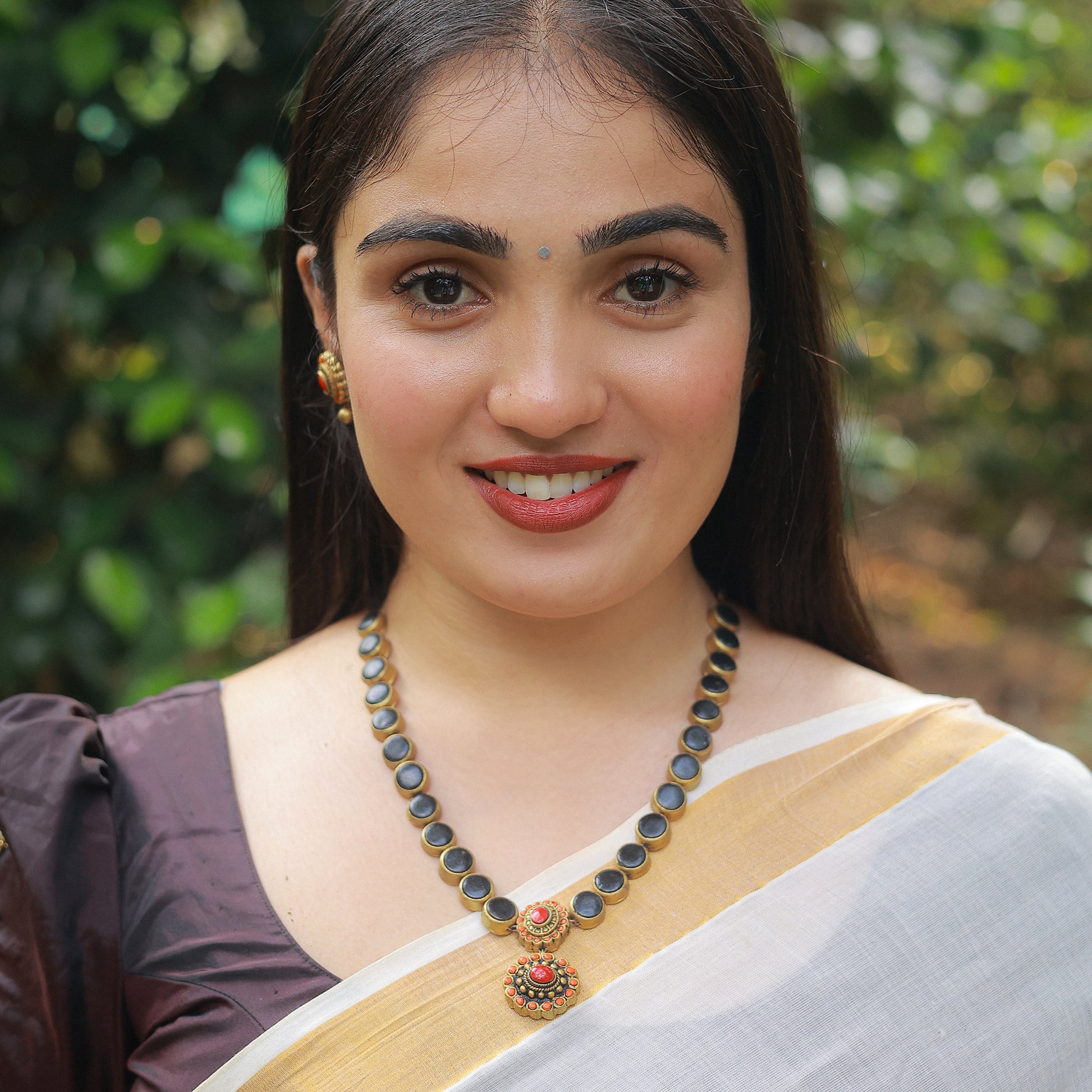 Circle Kemp - Red Black Terracotta Necklace