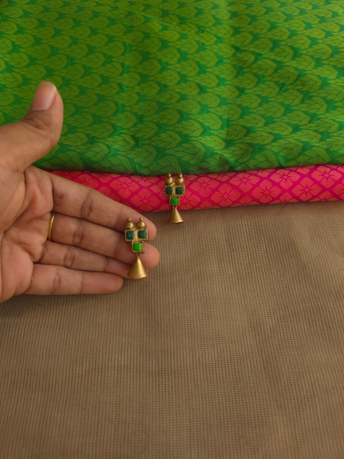 Traditional terracotta green pendant earring