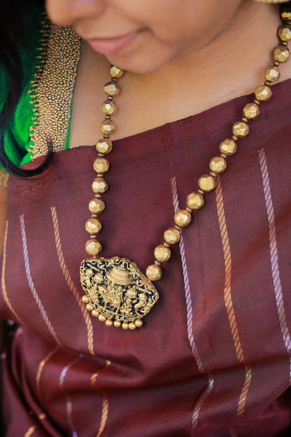 Fine Cut Beaded Idol Terracotta Jewellery