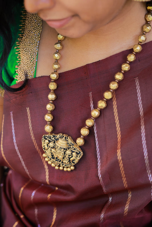 Fine Cut Beaded Idol Terracotta Jewellery