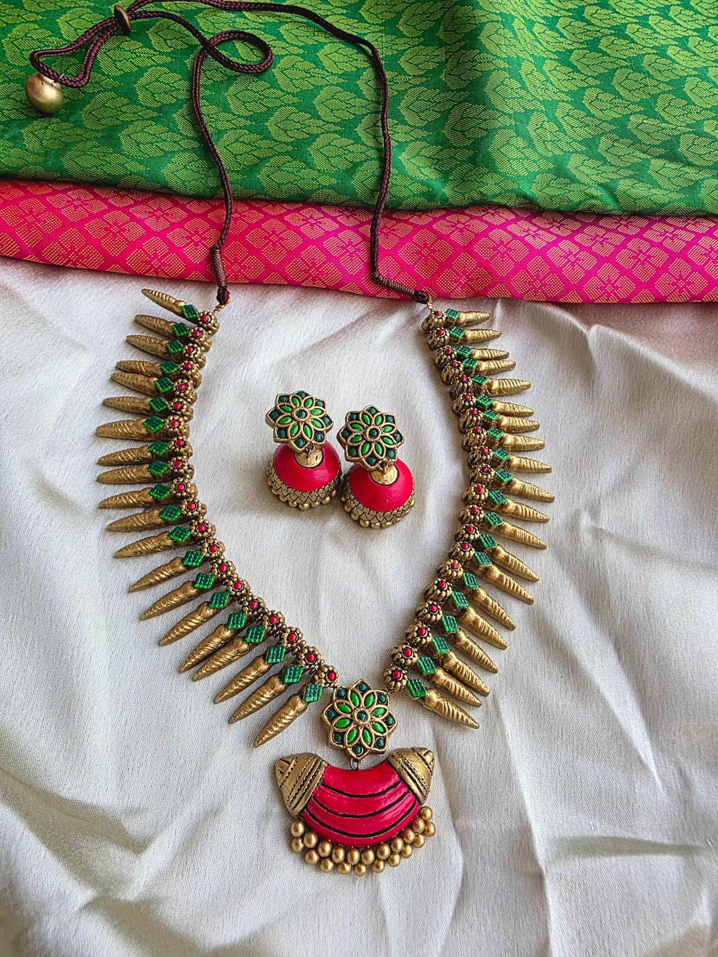 Red Green and antique gold arumbu floral terracotta necklace