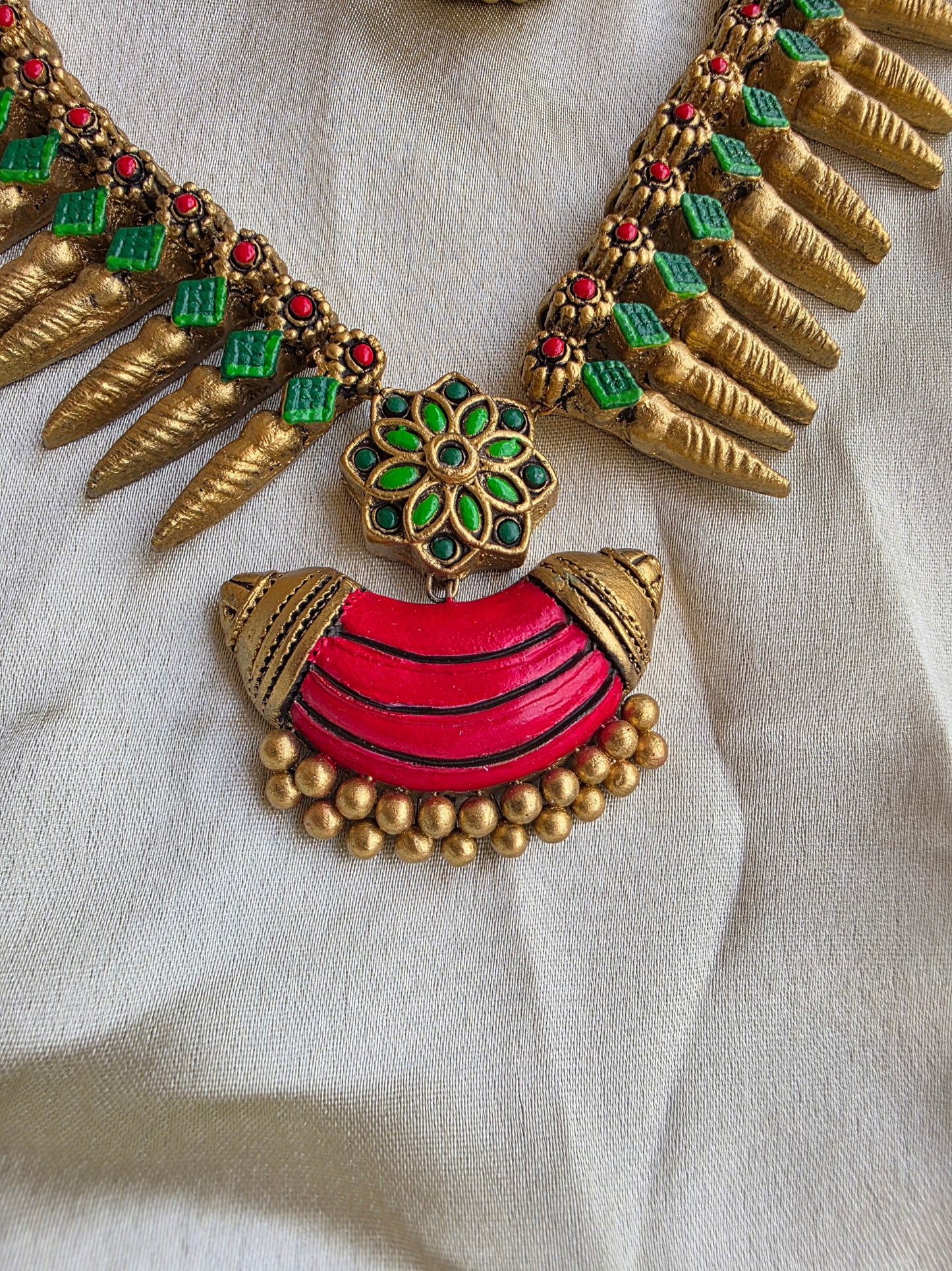 Red Green and antique gold arumbu floral terracotta necklace