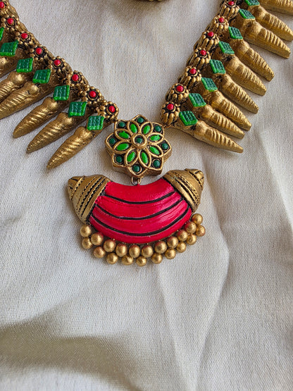 Red Green and antique gold arumbu floral terracotta necklace