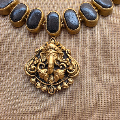 Kemp New Terracotta Jewellery Black