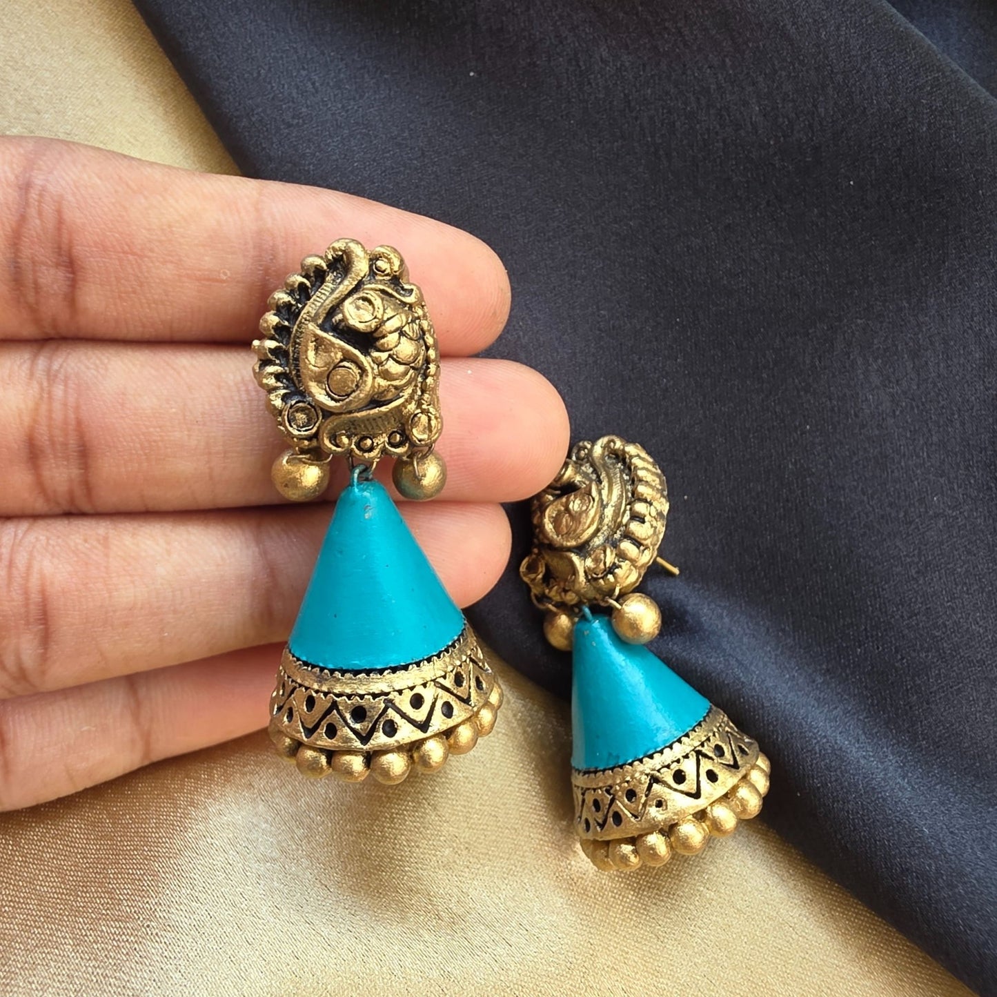 Vennila- Terracotta Jumka