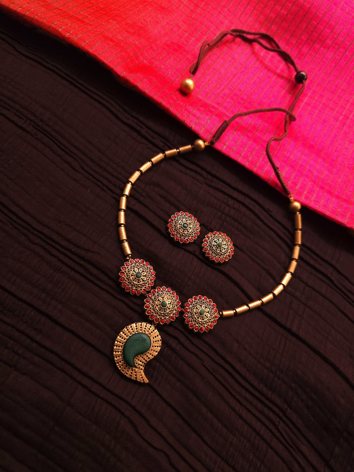 Ambika Paisley Antique Gold & Tri-Color Chakra Terracotta Set