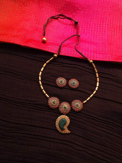 Ambika Paisley Antique Gold & Tri-Color Chakra Terracotta Set