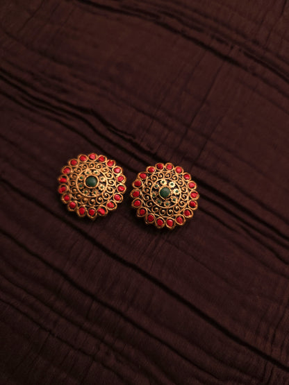 Ambika Paisley Antique Gold & Tri-Color Chakra Terracotta Set