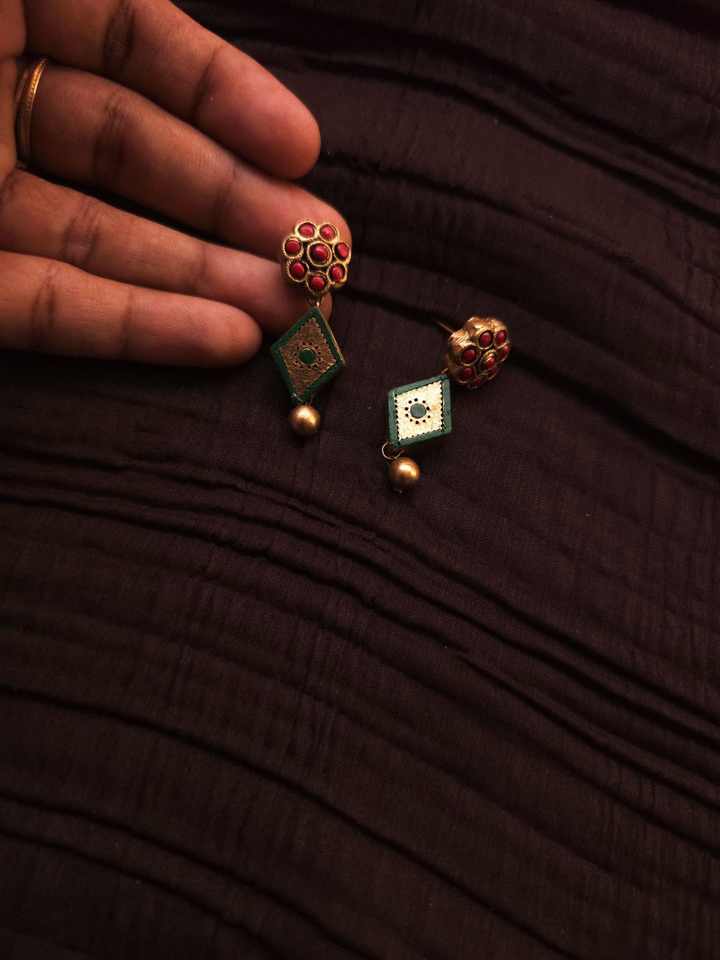 Avantika Antique Gold Rhombus & Crimson Floral Terracotta Strand Set