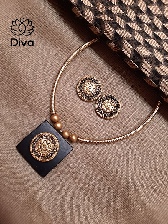Black Gold Tube Terracotta Jewellery