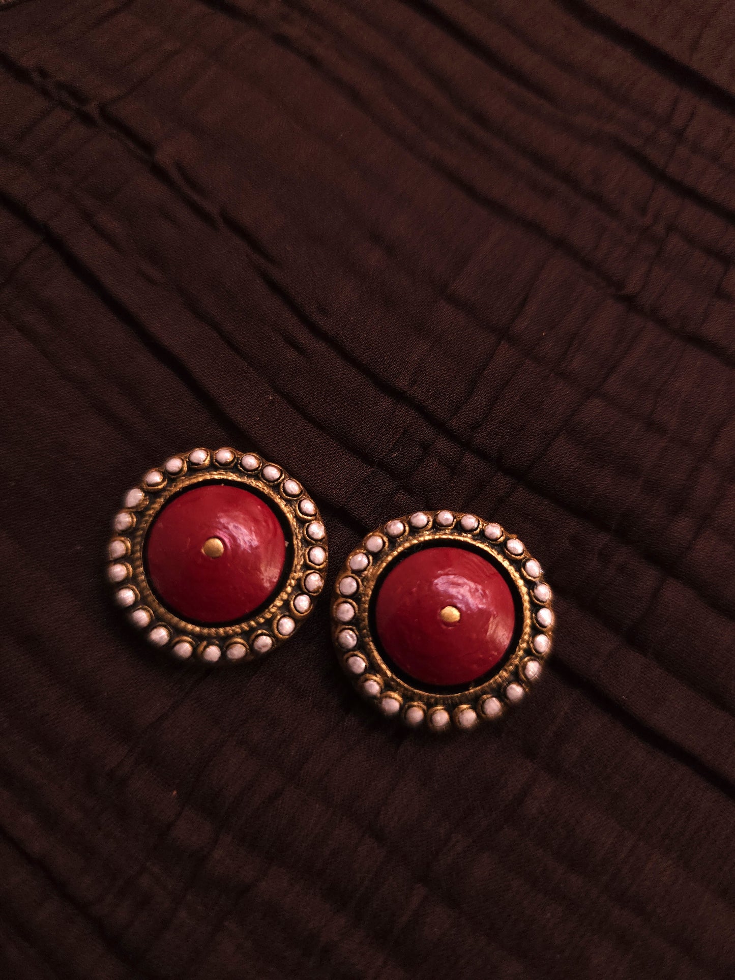 Charvi Antique Gold Bi-Conical & Crimson Medallion Terracotta Set