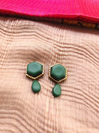 Harini Antique Gold Spindle & Forest Green Hexagonal Terracotta Pendant Set