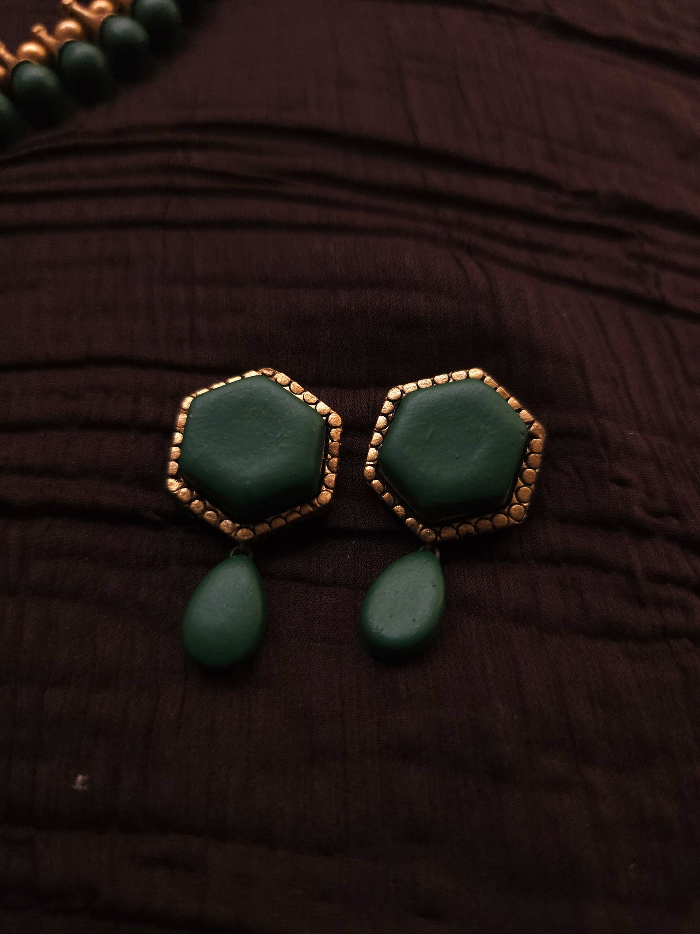 Harini Antique Gold Spindle & Forest Green Hexagonal Terracotta Pendant Set