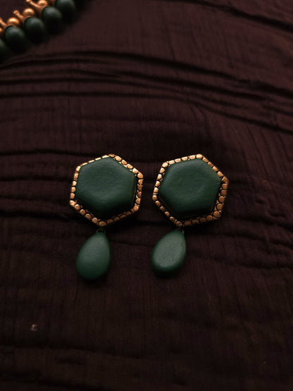 Harini Antique Gold Spindle & Forest Green Hexagonal Terracotta Pendant Set
