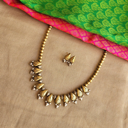 Handcrafted terracotta drop earrings