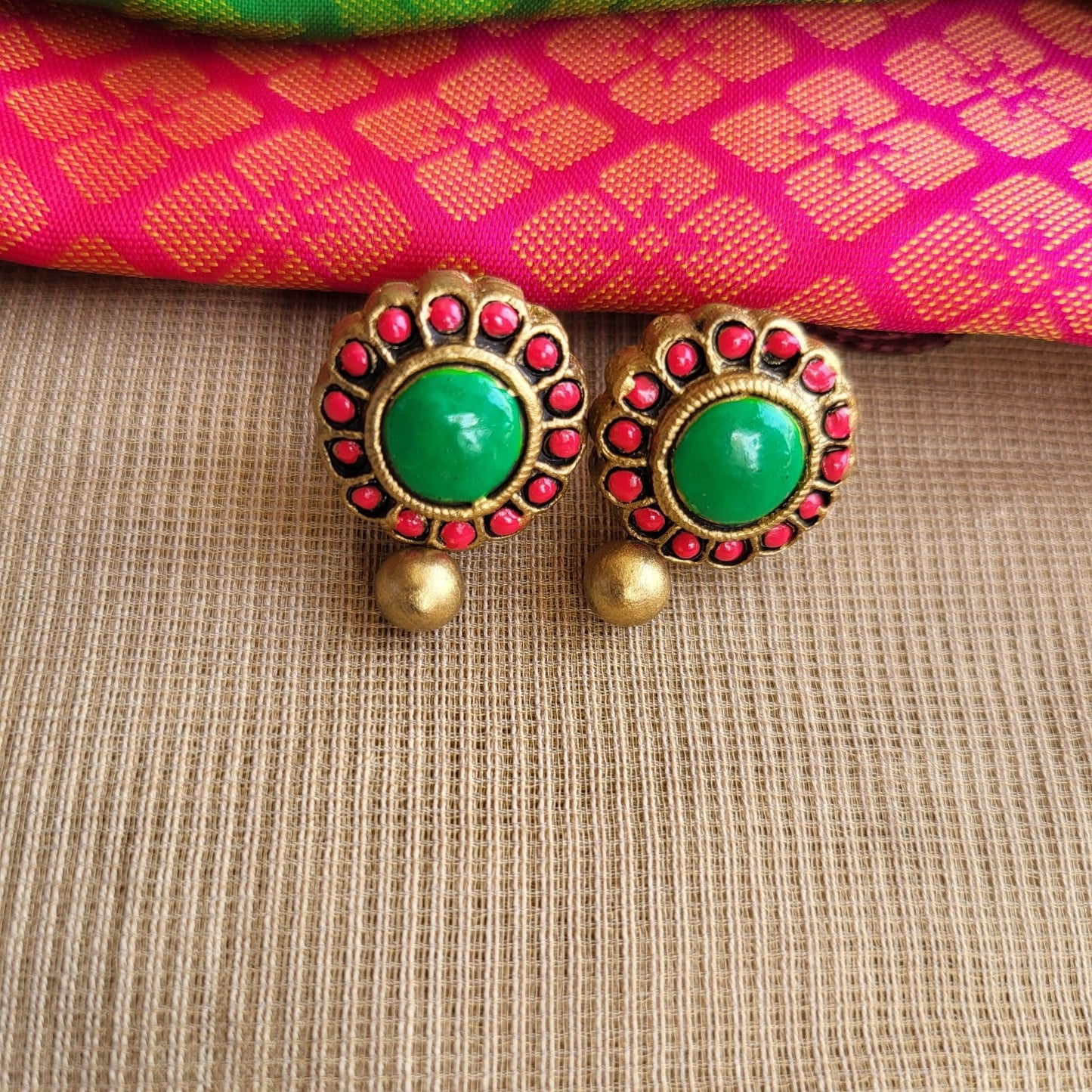 Red & green floral motif detailing