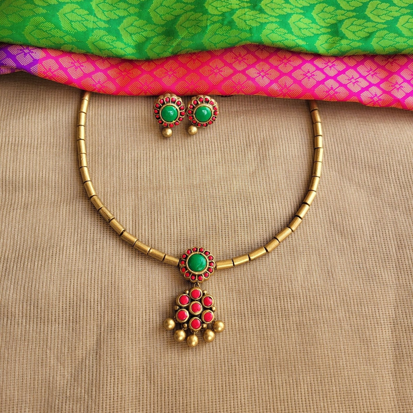 Minimalist terracotta ethnic necklace design
