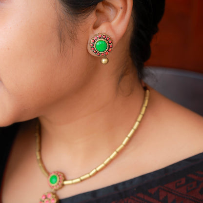 Traditional Indian terracotta necklace with sleek contemporary design