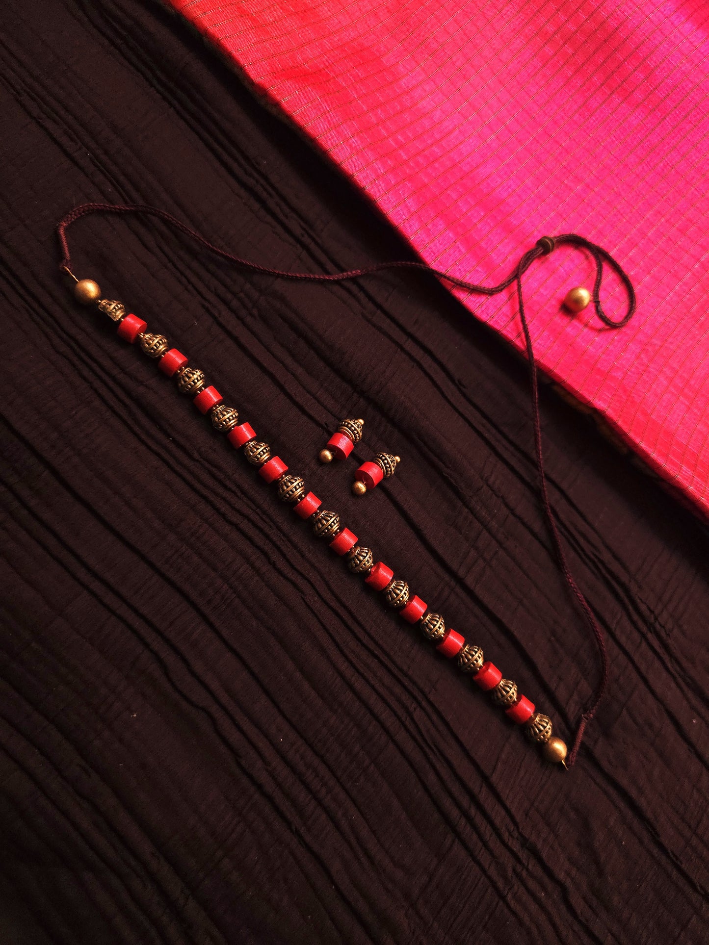 Kalyani Antique Gold Ribbed & Crimson Cylinder Terracotta Choker Set