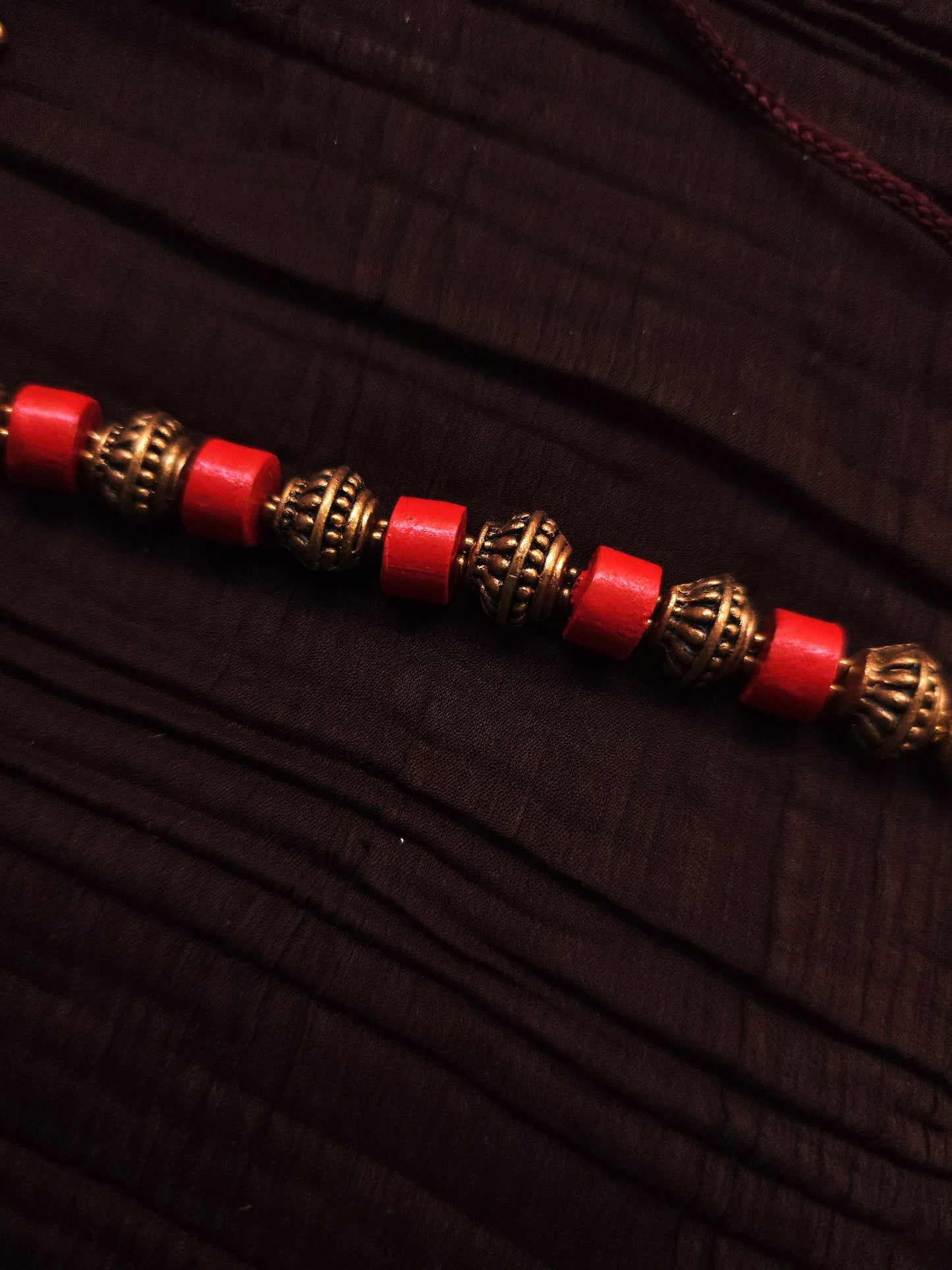 Kalyani Antique Gold Ribbed & Crimson Cylinder Terracotta Choker Set