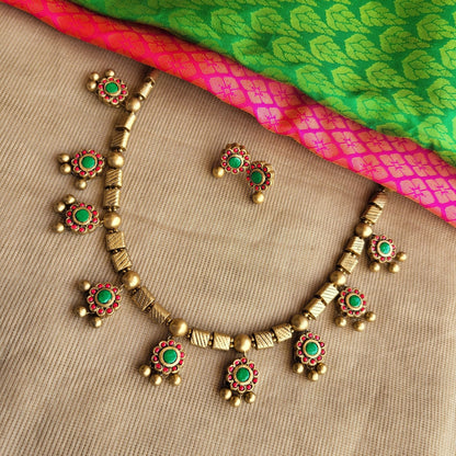 Antique gold tube detailing