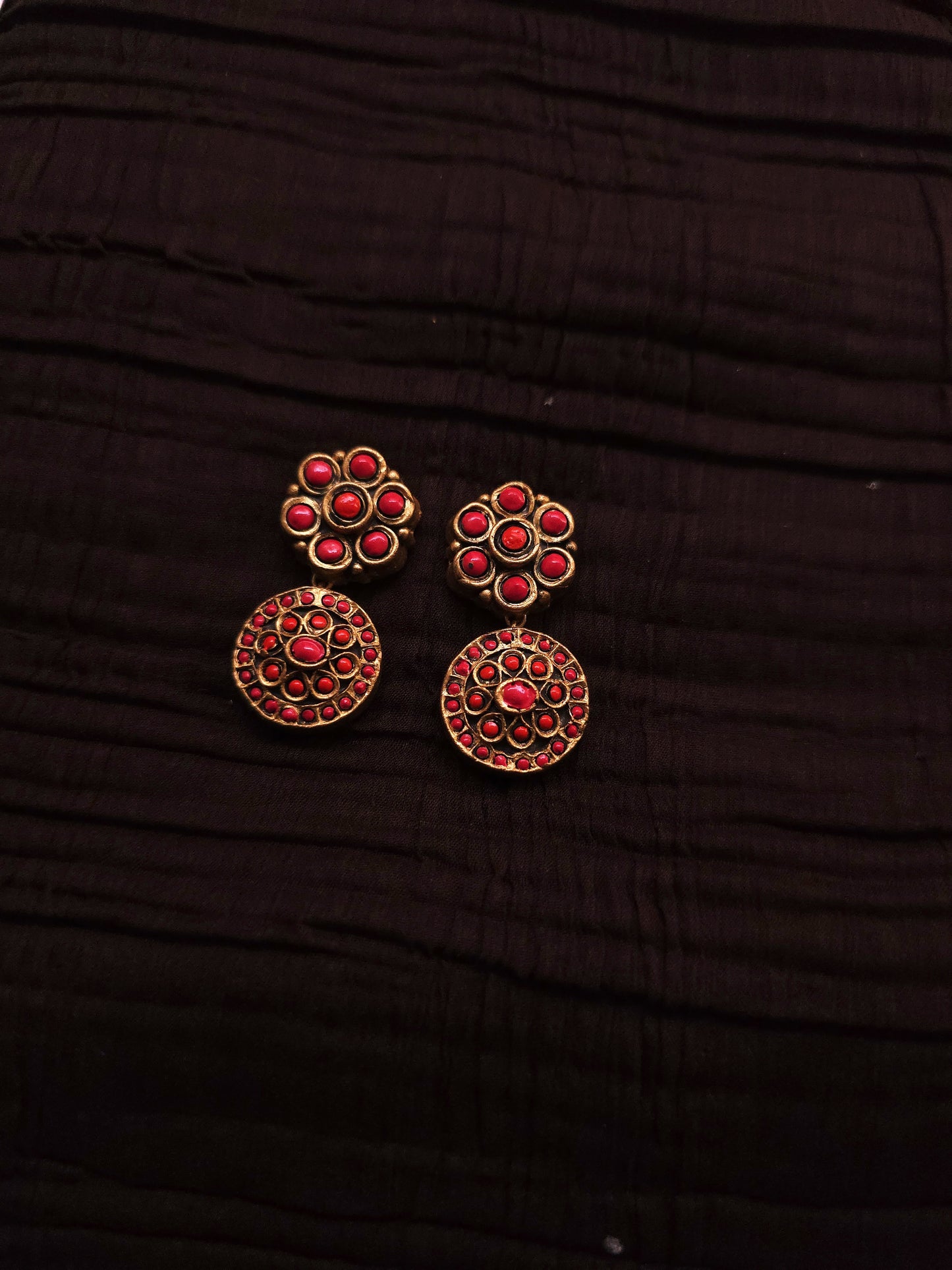 Malini Antique Gold Drum & Crimson Floral Medallion Terracotta Set