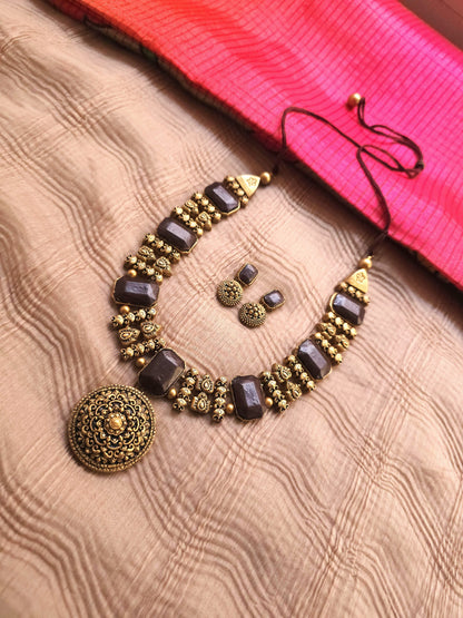 Mandala Antique Gold Filigree Disc & Earthy Brown Rectangular Terracotta Set