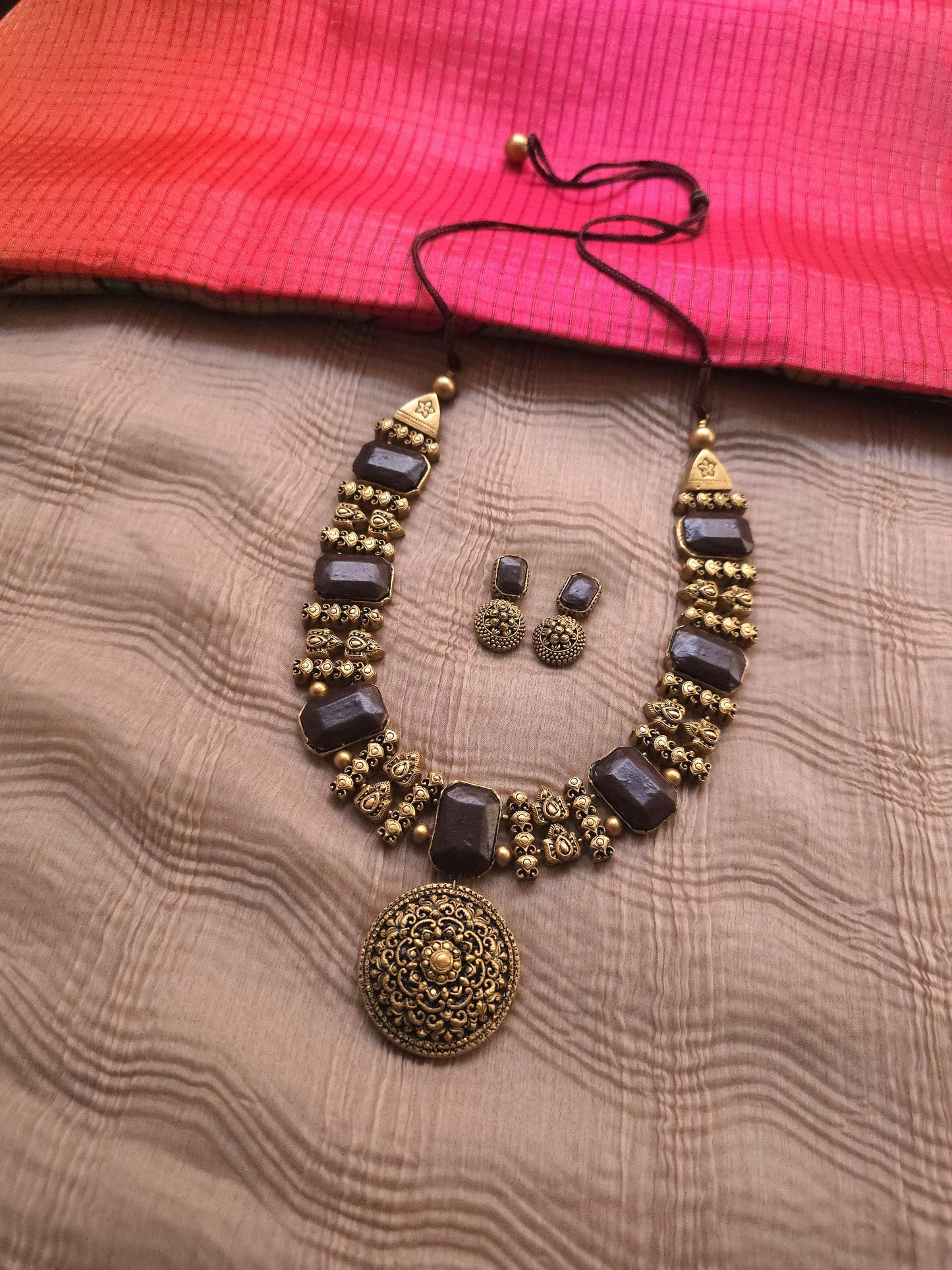 Mandala Antique Gold Filigree Disc & Earthy Brown Rectangular Terracotta Set