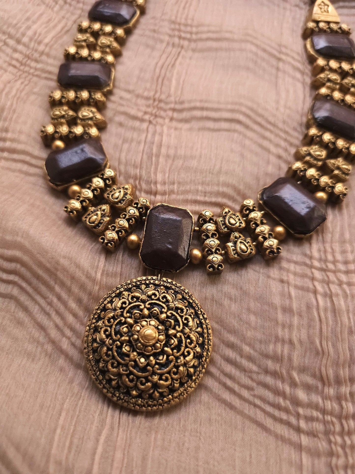 Mandala Antique Gold Filigree Disc & Earthy Brown Rectangular Terracotta Set