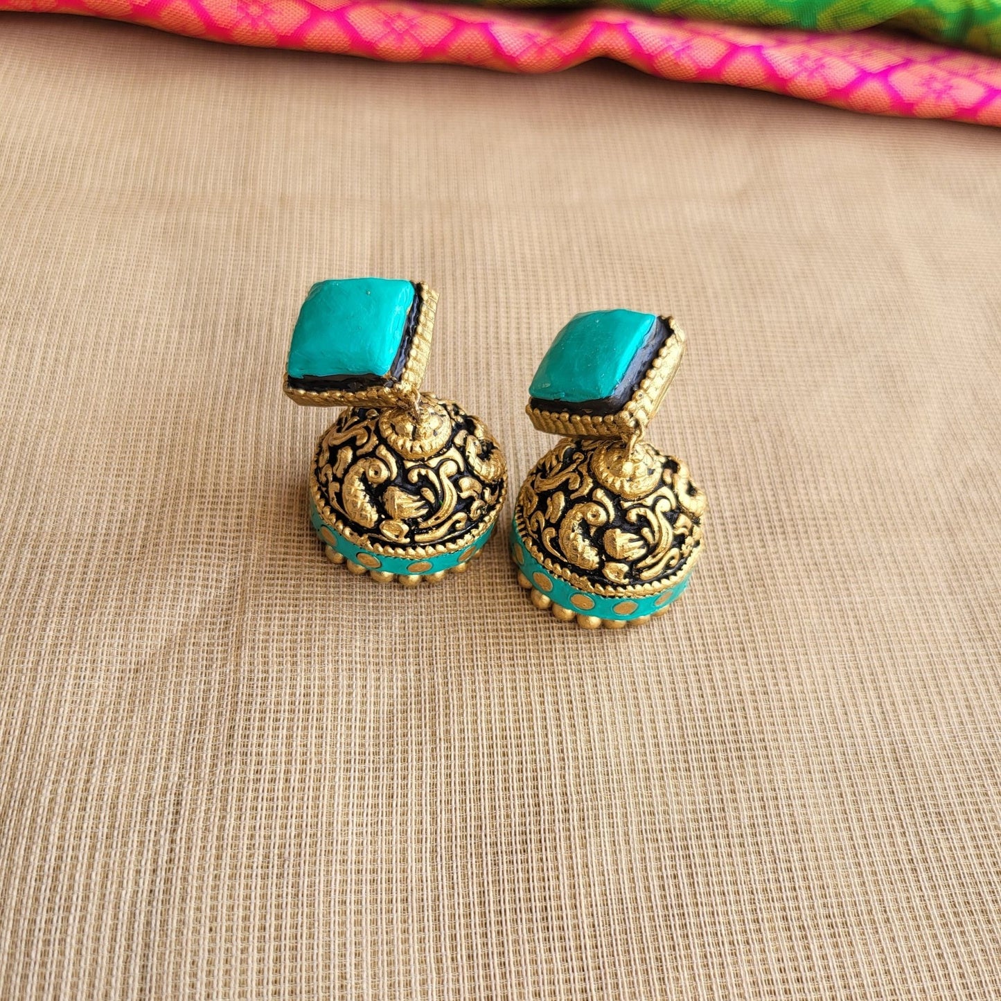 Artisan-crafted Manini terracotta jewellery set with matching jumka earrings
