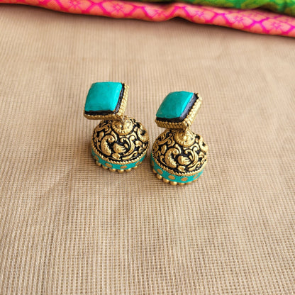 Artisan-crafted Manini terracotta jewellery set with matching jumka earrings
