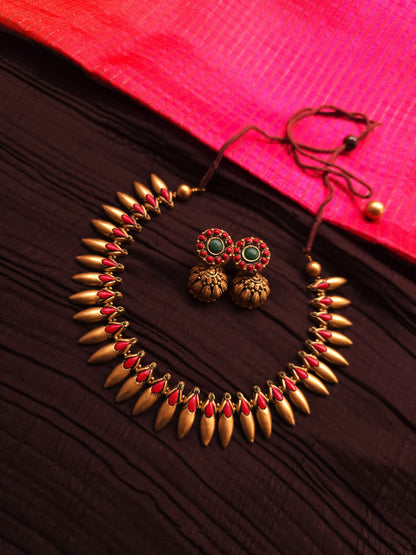 Marakata Patra Antique Gold & Tri-Color Jasmine Bud Terracotta Set