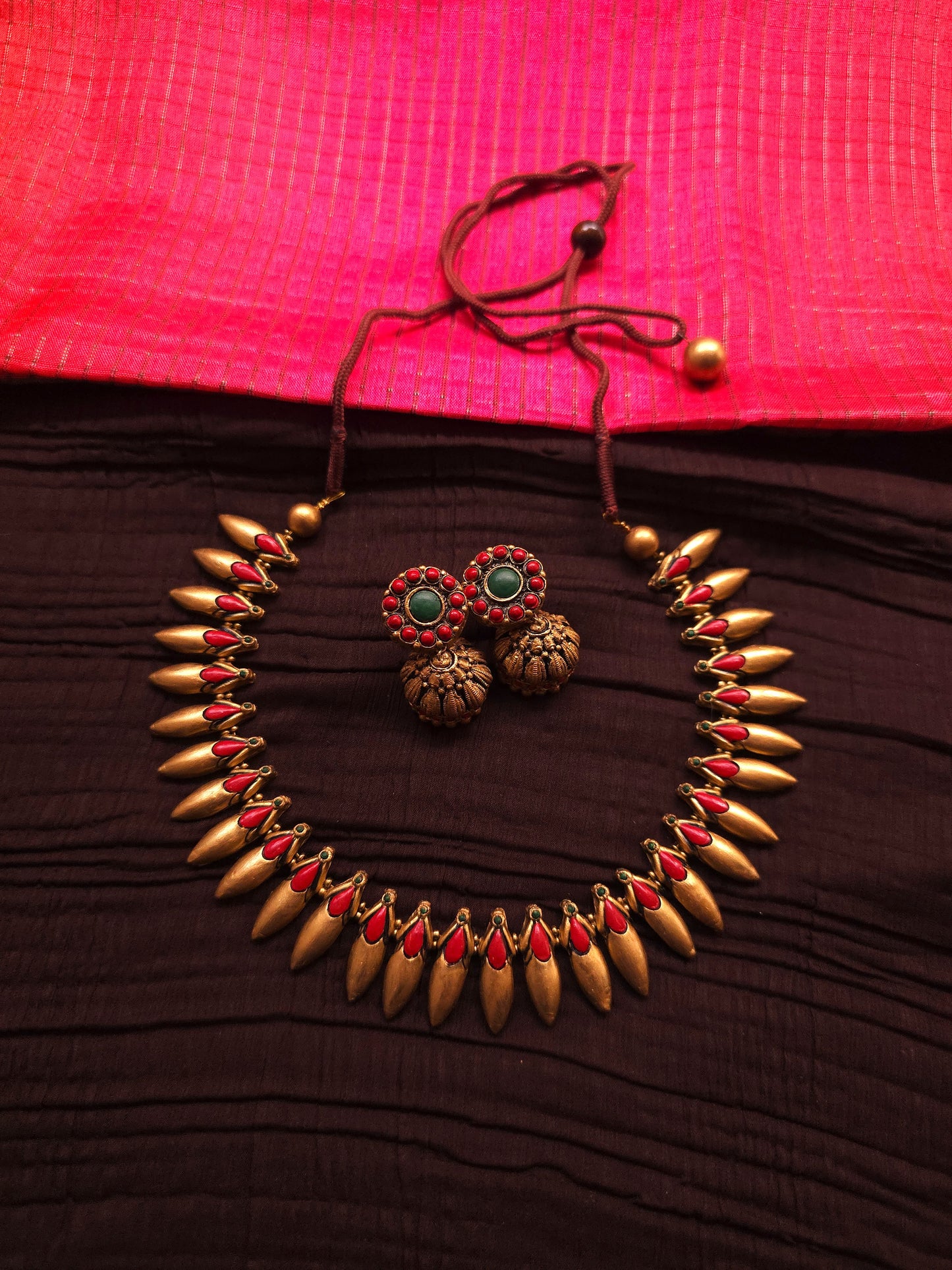Marakata Patra Antique Gold & Tri-Color Jasmine Bud Terracotta Set