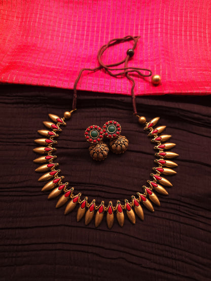 Marakata Patra Antique Gold & Tri-Color Jasmine Bud Terracotta Set