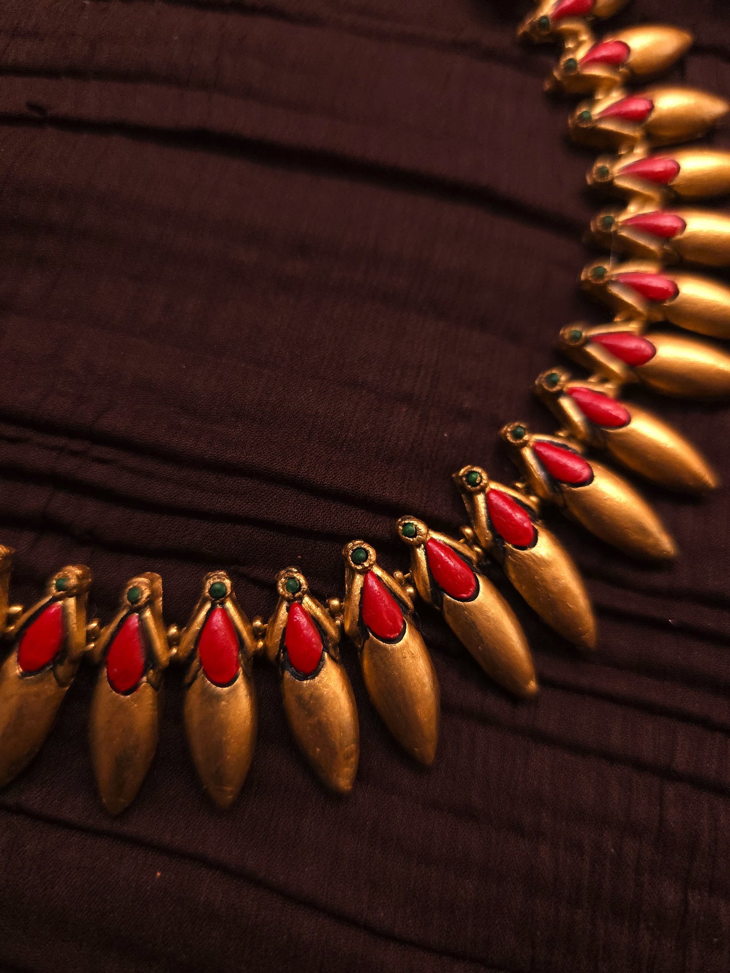 Marakata Patra Antique Gold & Tri-Color Jasmine Bud Terracotta Set