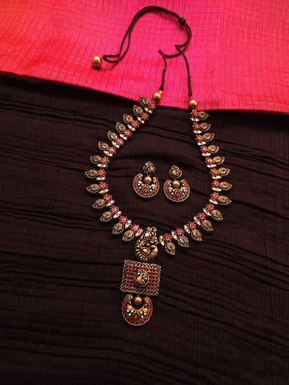 Mayura Heritage Antique Gold Peacock Leaf & Crimson-White Terracotta Set