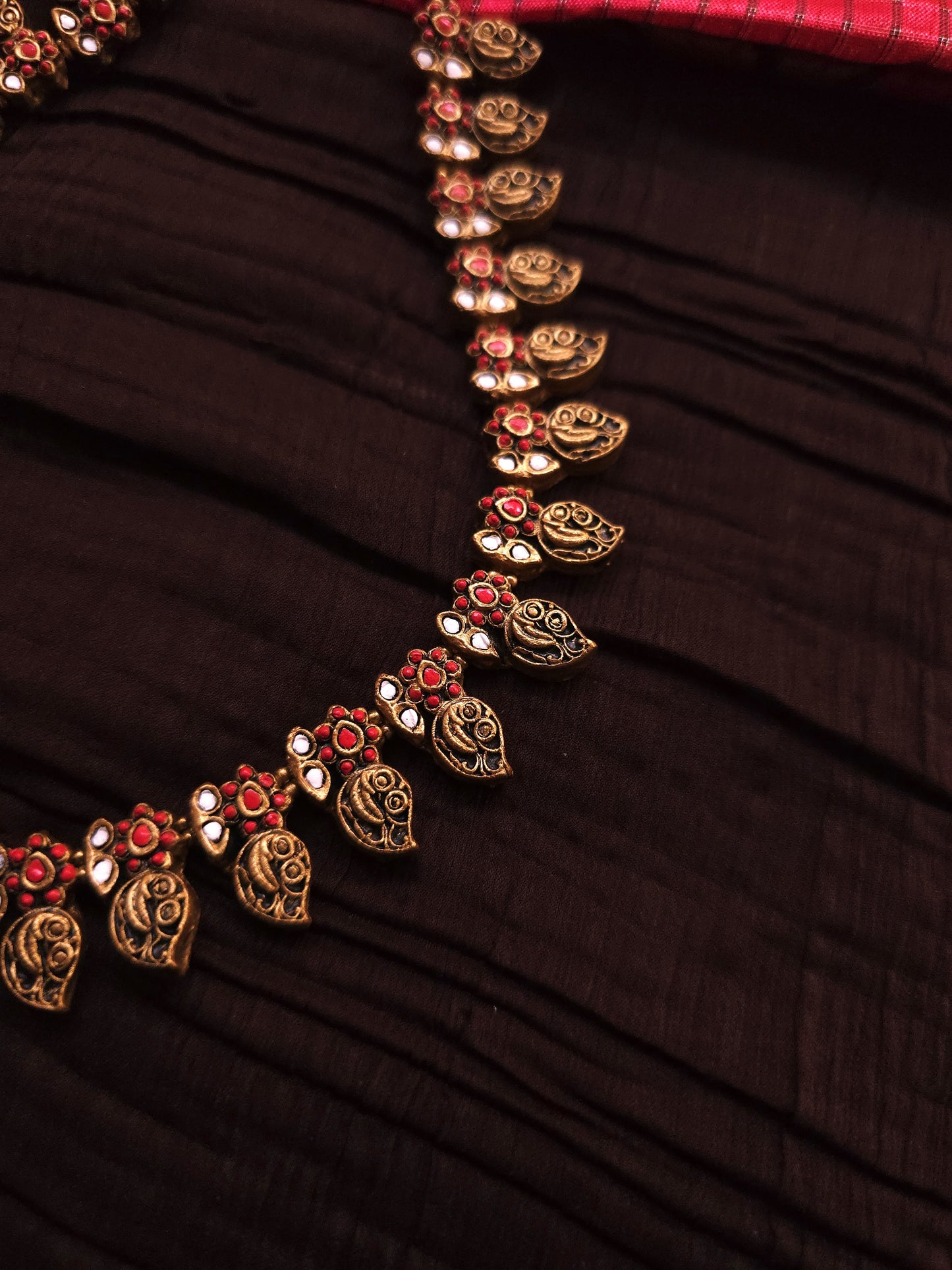 Mayura Heritage Antique Gold Peacock Leaf & Crimson-White Terracotta Set
