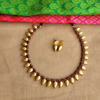 Mehraa - Golden Drops terracotta Jewellery