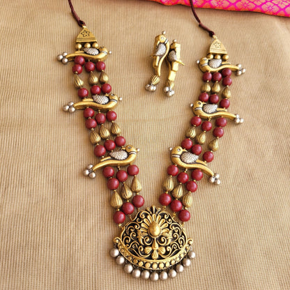 Lightweight handmade terracotta parrot motif necklace set