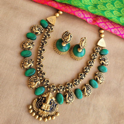 Lightweight & skin-friendly