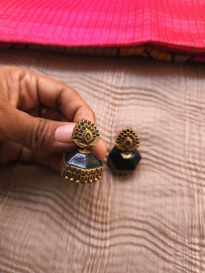 Nirupama Antique Gold Peacock & Black Medallion Terracotta Set